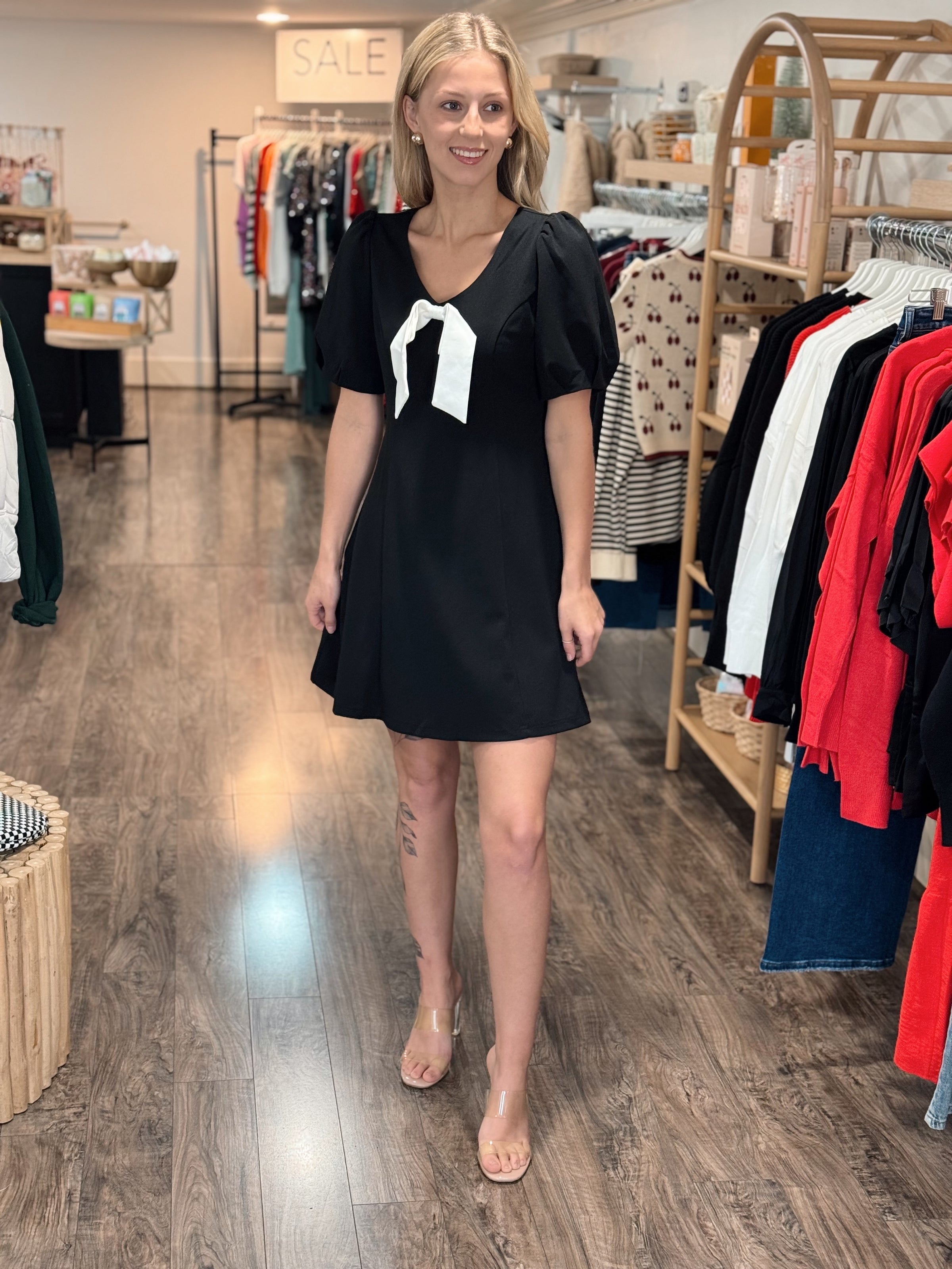 my little black dress Amazon.com: The Little Black Dress: An Enemies-to-Lovers, Grumpy Boss RomCom (Love in Las Vegas Book 1) eBook : James, Piper : Kindle Store