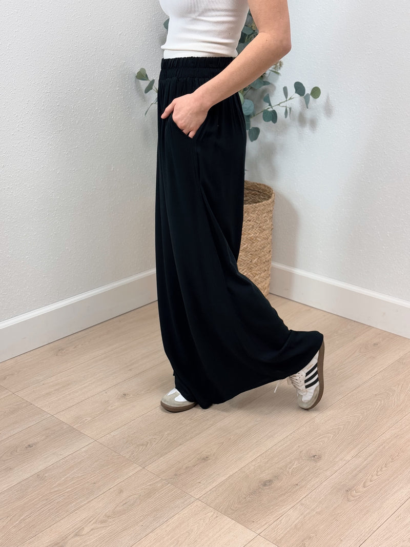 On Vacay Wide Leg Pants - Black