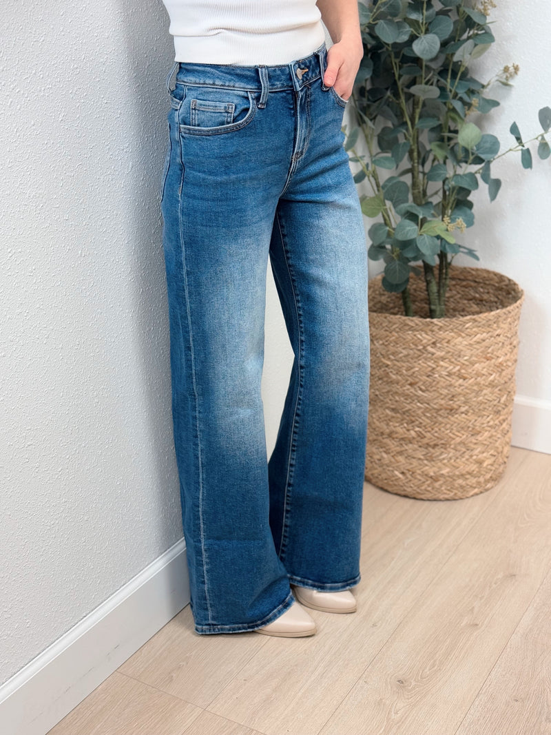 Lillian High Waist Straight Leg Jean