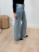 Jessie Mid Rise Straight Jean - Light